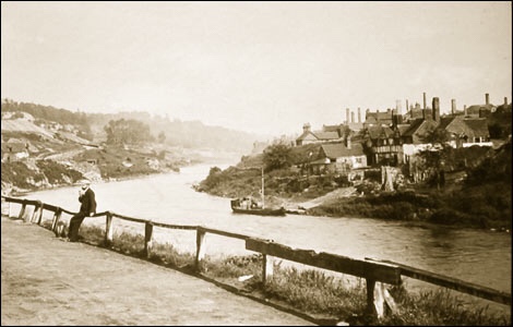 The Coalport ferry on the Severn, before the bridge was built.