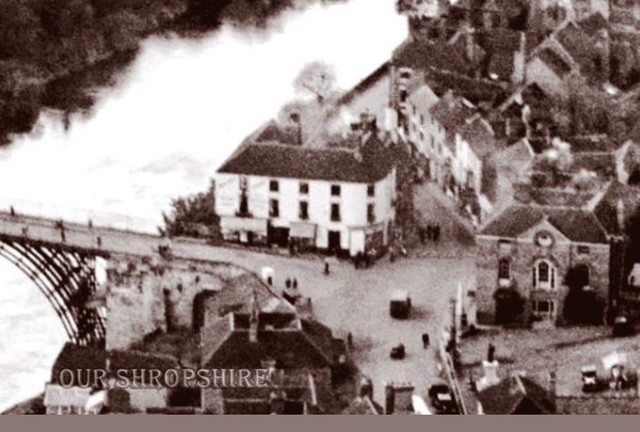 Aerial view of the Square and Tontine Hill, c.1920s–30s